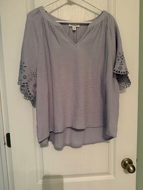 beachlunchlounge Lavender V-Neck Gauze Top with Eyelet Sleeves